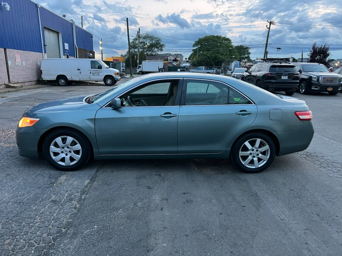 2010 Toyota Camry LE Runs Perfect