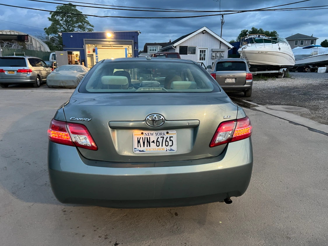 2010 Toyota Camry LE Runs Perfect - photo 5