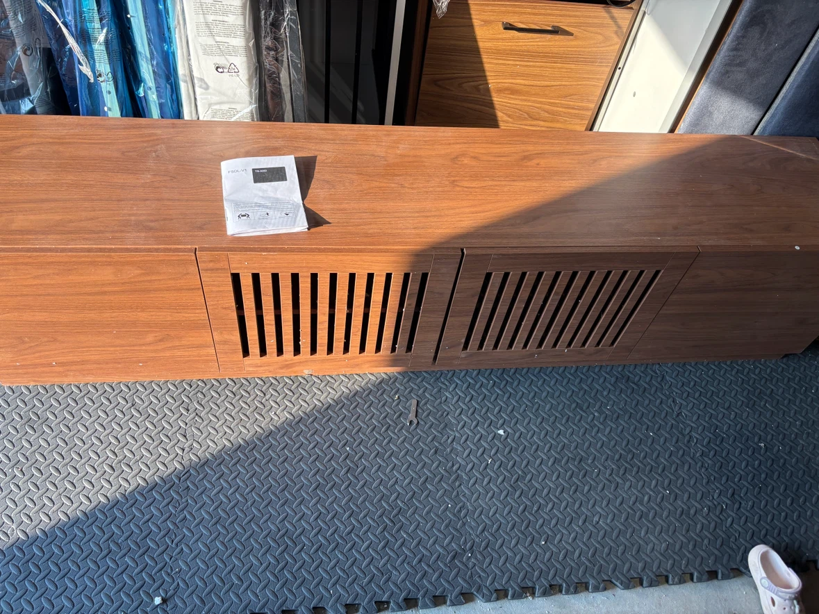 79" Console with Slatted Doors - photo 2