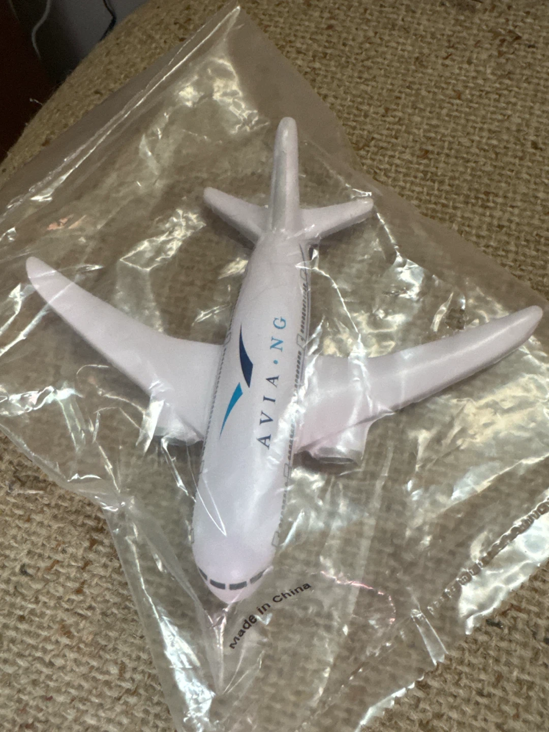 AVIA.NG Airplane small rubber Model Toy - photo 2