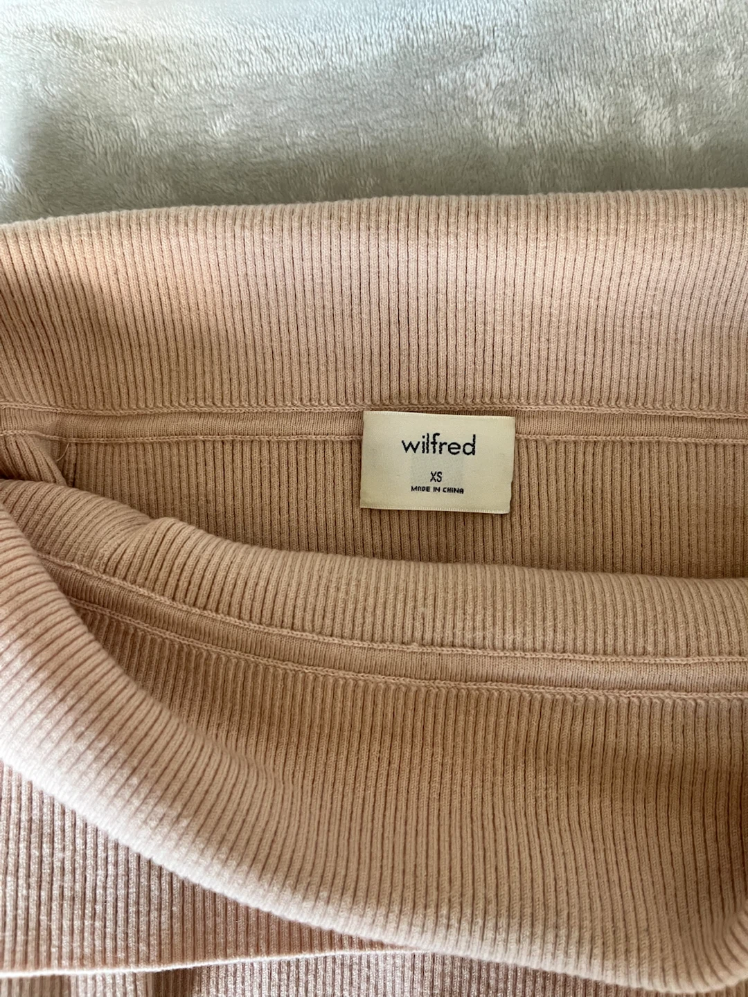 Aritzia Wilfred Off-the-Shoulder Ribbed Sweater - photo 2