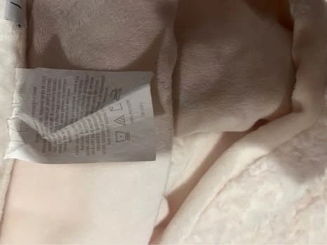 White Fleece Throw Blanket - photo 3
