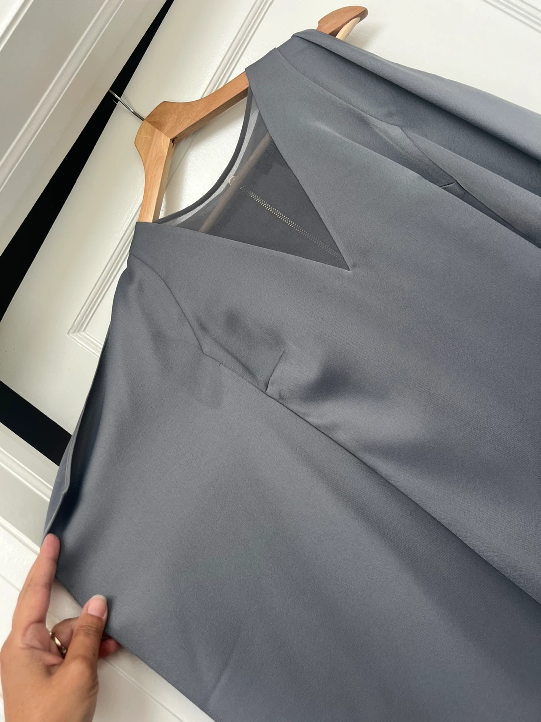 Ted Baker Cocktail Grey V-Neck Cape Dress - photo 3