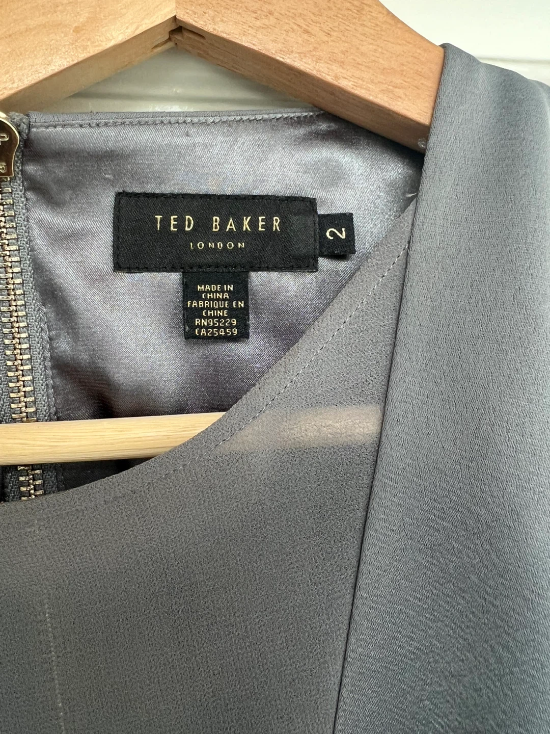 Ted Baker Cocktail Grey V-Neck Cape Dress - photo 2