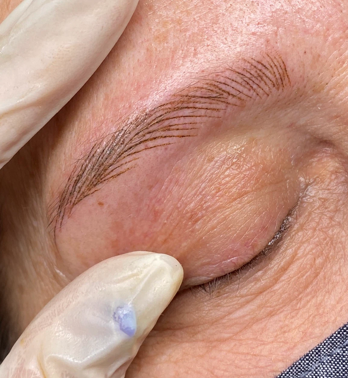 Free Eyebrow Permanent makeup model - photo 2