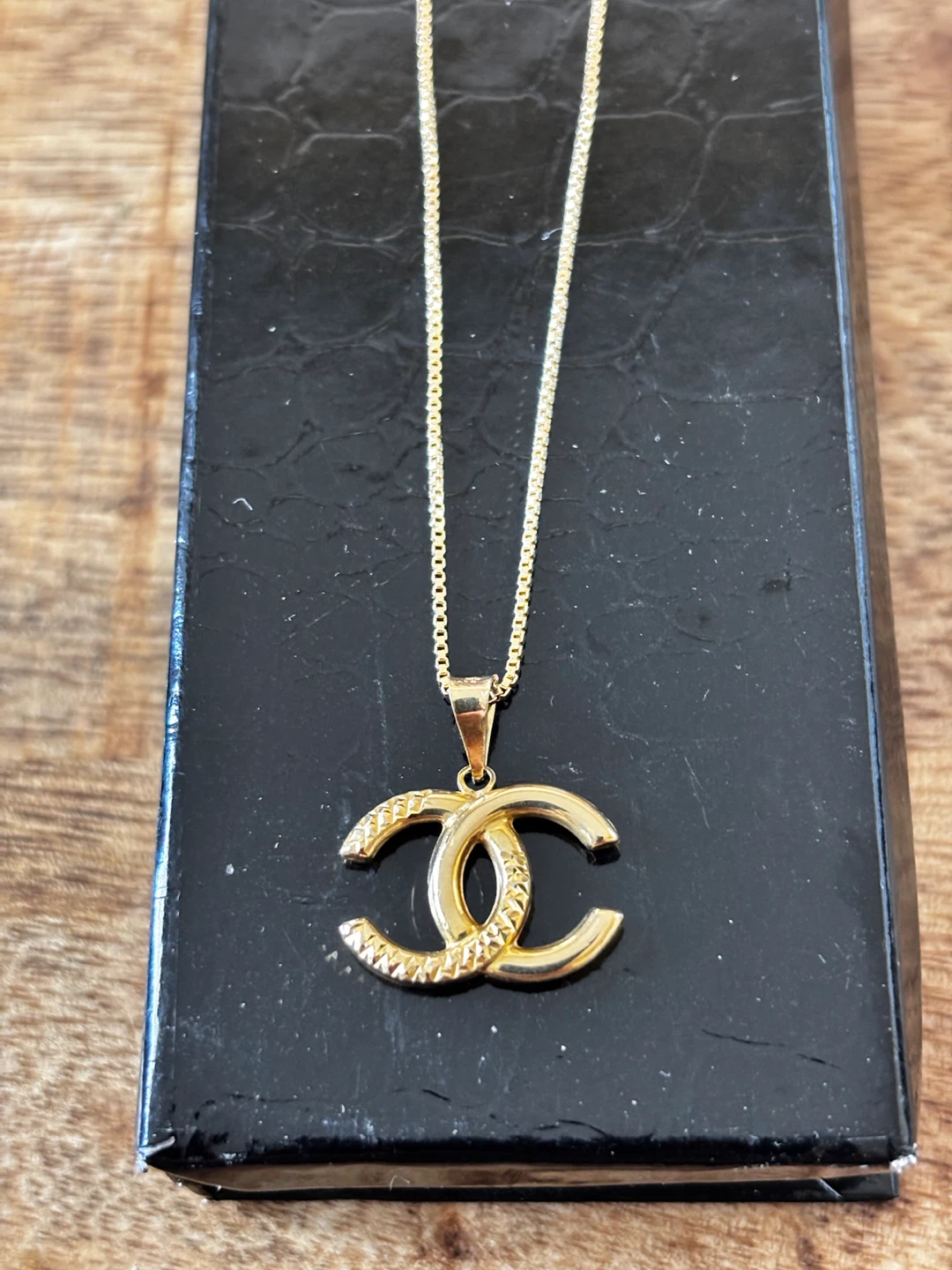 Gold pendant box necklace 20”