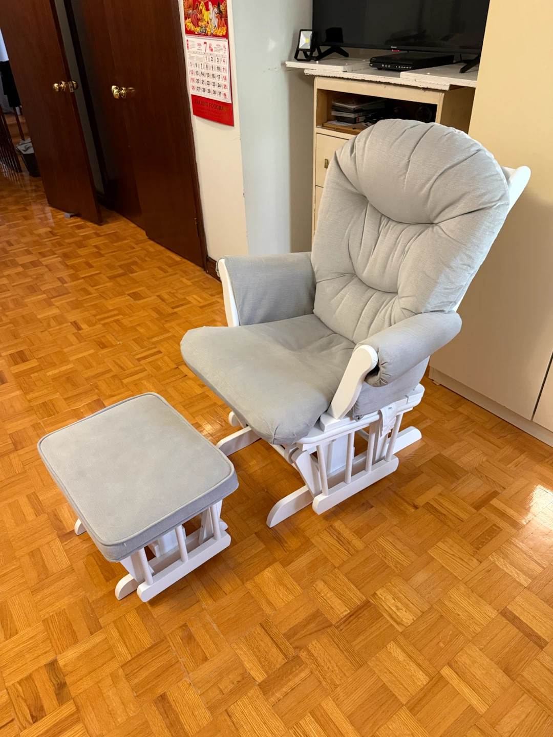 Glider Chair and Ottoman Set - photo 2