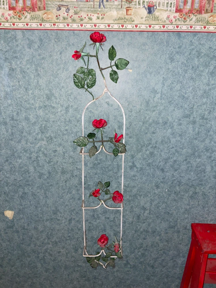 White Metal Rose Trellis Wall Decor (Set of 2) - photo 2