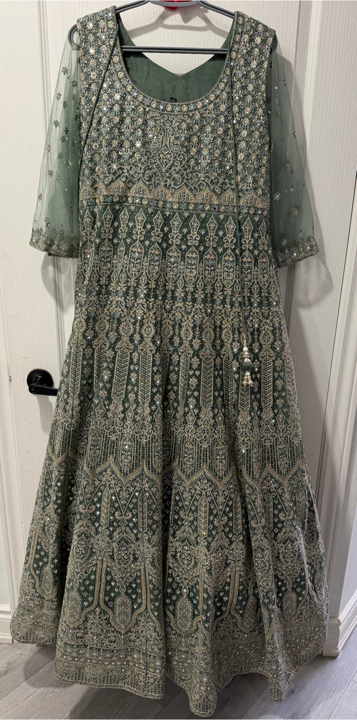 Engagement anarkali gown - photo 2