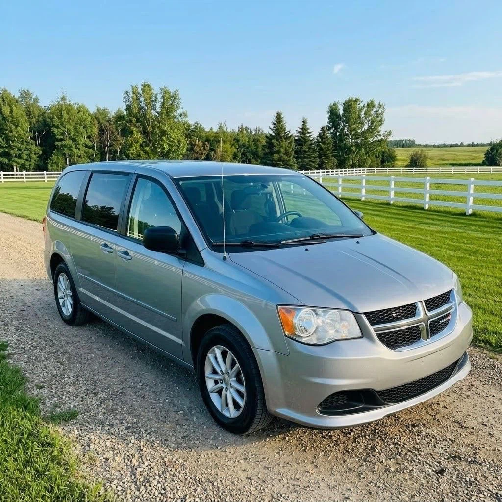 Silver Dodge Grand Caravan SXT Minivan - photo 2