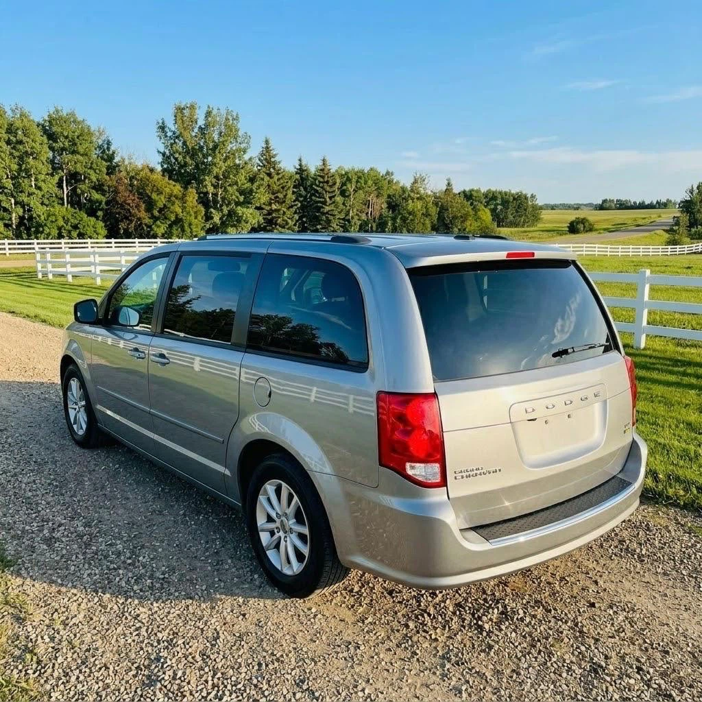 Silver Dodge Grand Caravan SXT Minivan - photo 4