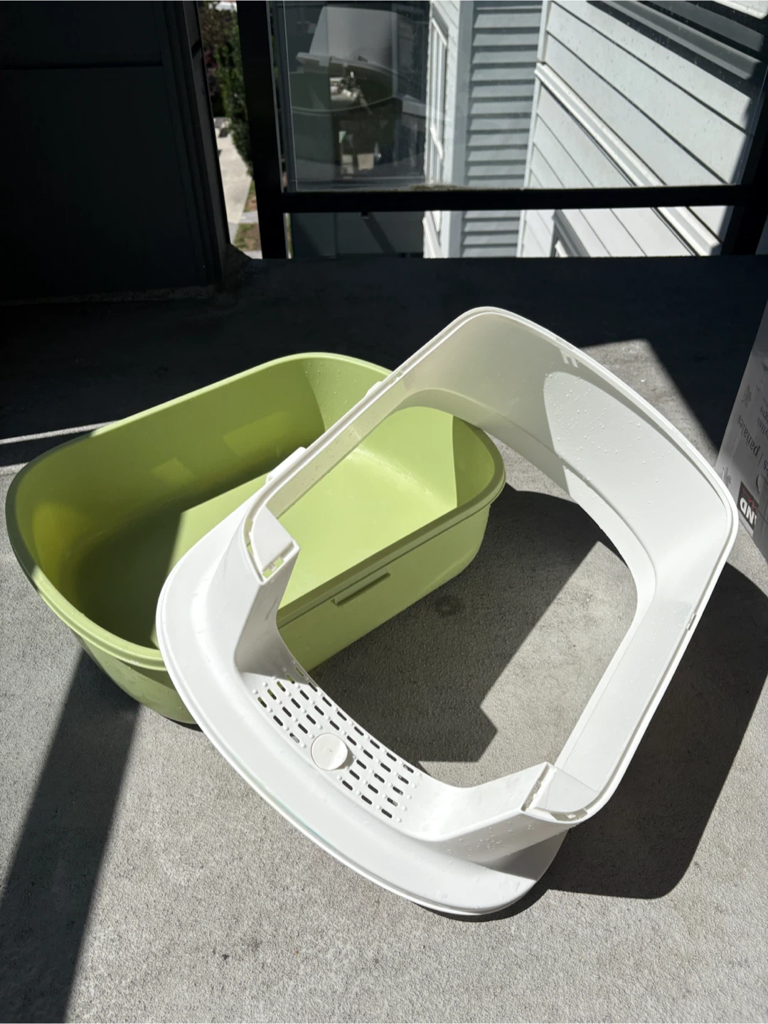 Green and White Cat Litter Box - photo 2