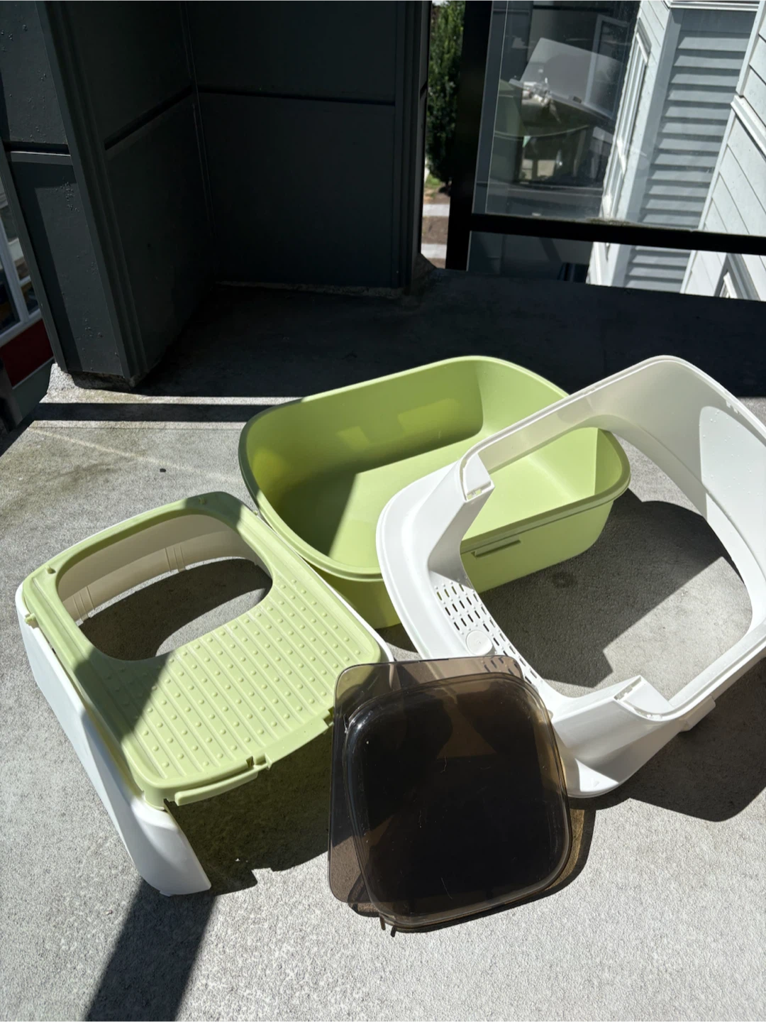 Green and White Cat Litter Box - photo 3