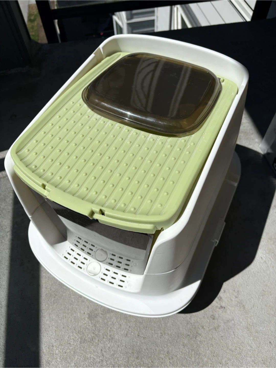 Green and White Cat Litter Box - photo 4