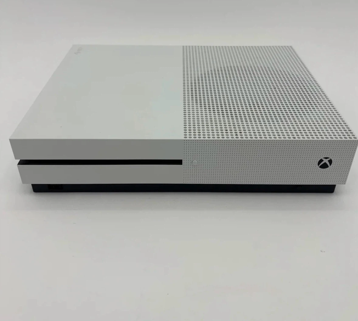 White Xbox One S Console 2 controller 1 game