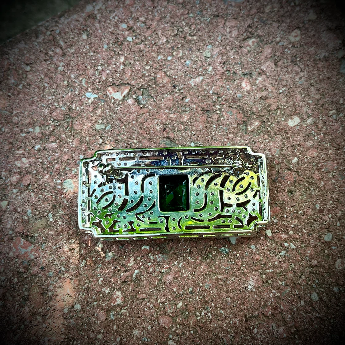 NEW Brooch with Green Stone 🧷 - photo 2