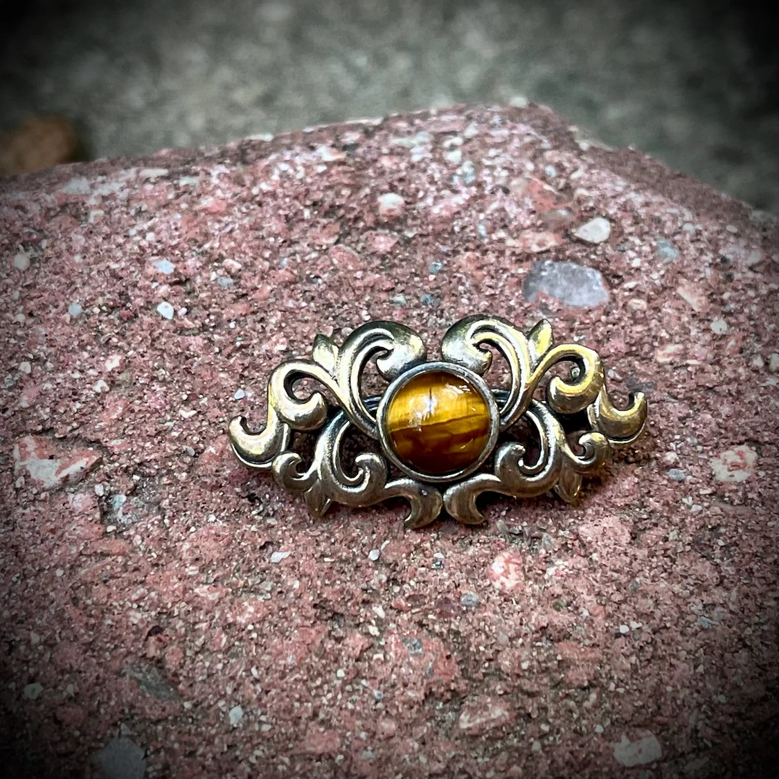 NEW Vintage Style Brooch with Tiger's Eye Stone