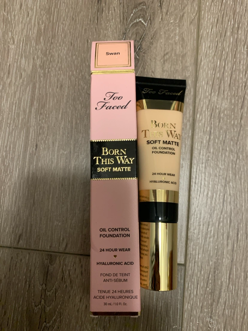 Too Faced Born This Way Soft Matte Foundation - Swan