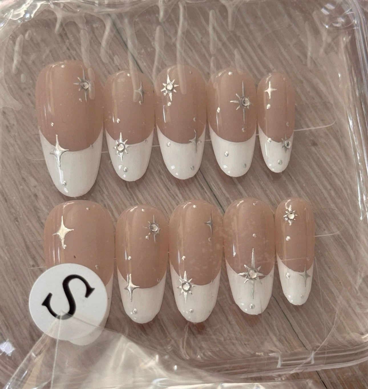 Handpainted Press-On Nails with Star Embellishments - photo 2