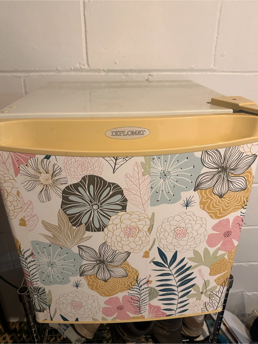 Diplomat Mini Fridge