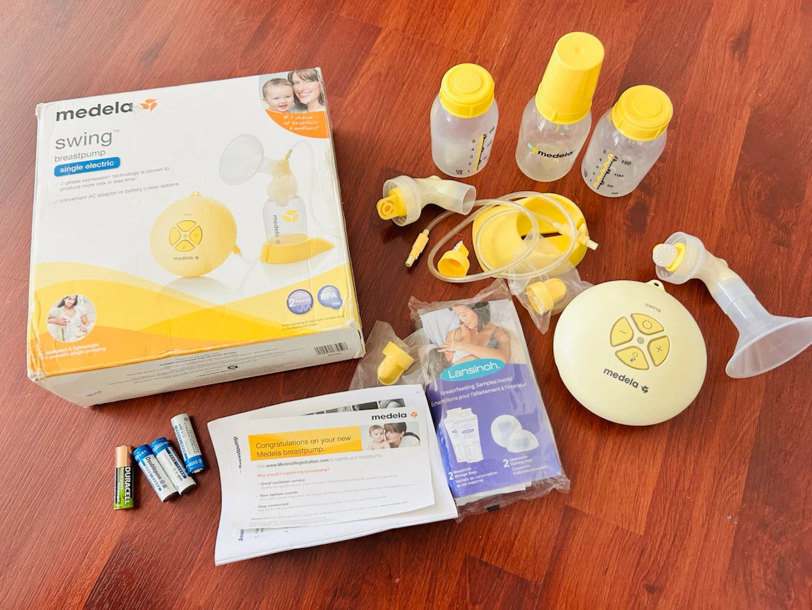 Medela Swing Pump (Battery Operated) - Free