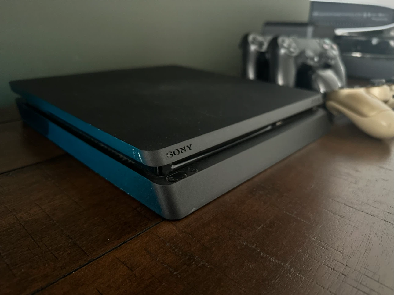 PS4 Slim 500GB Bundle with 3 Controllers - photo 2