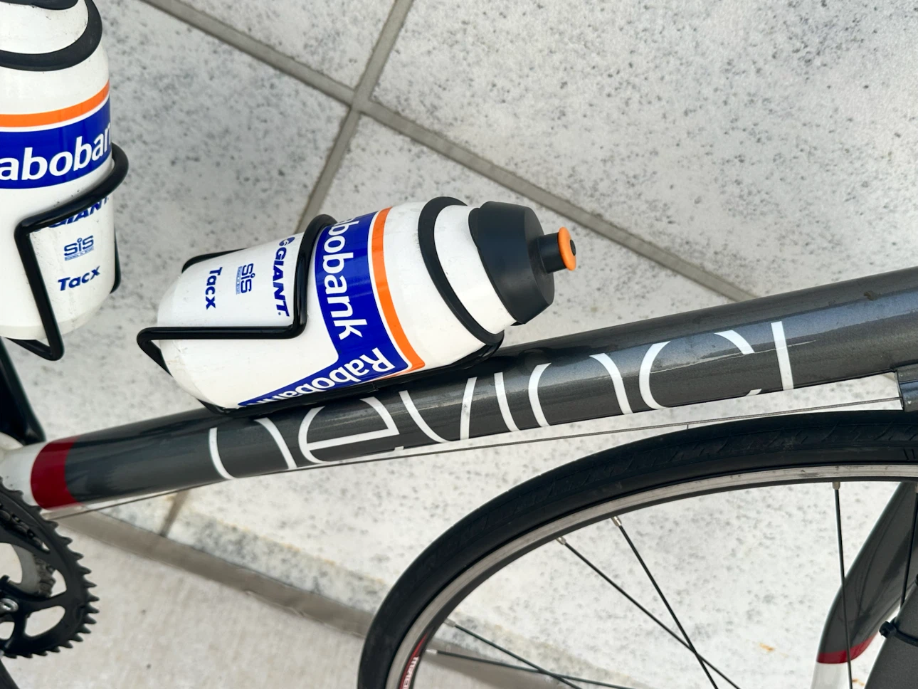 (MINT CONDITION) Devinci Silverstone SL3 Road Bike - photo 5