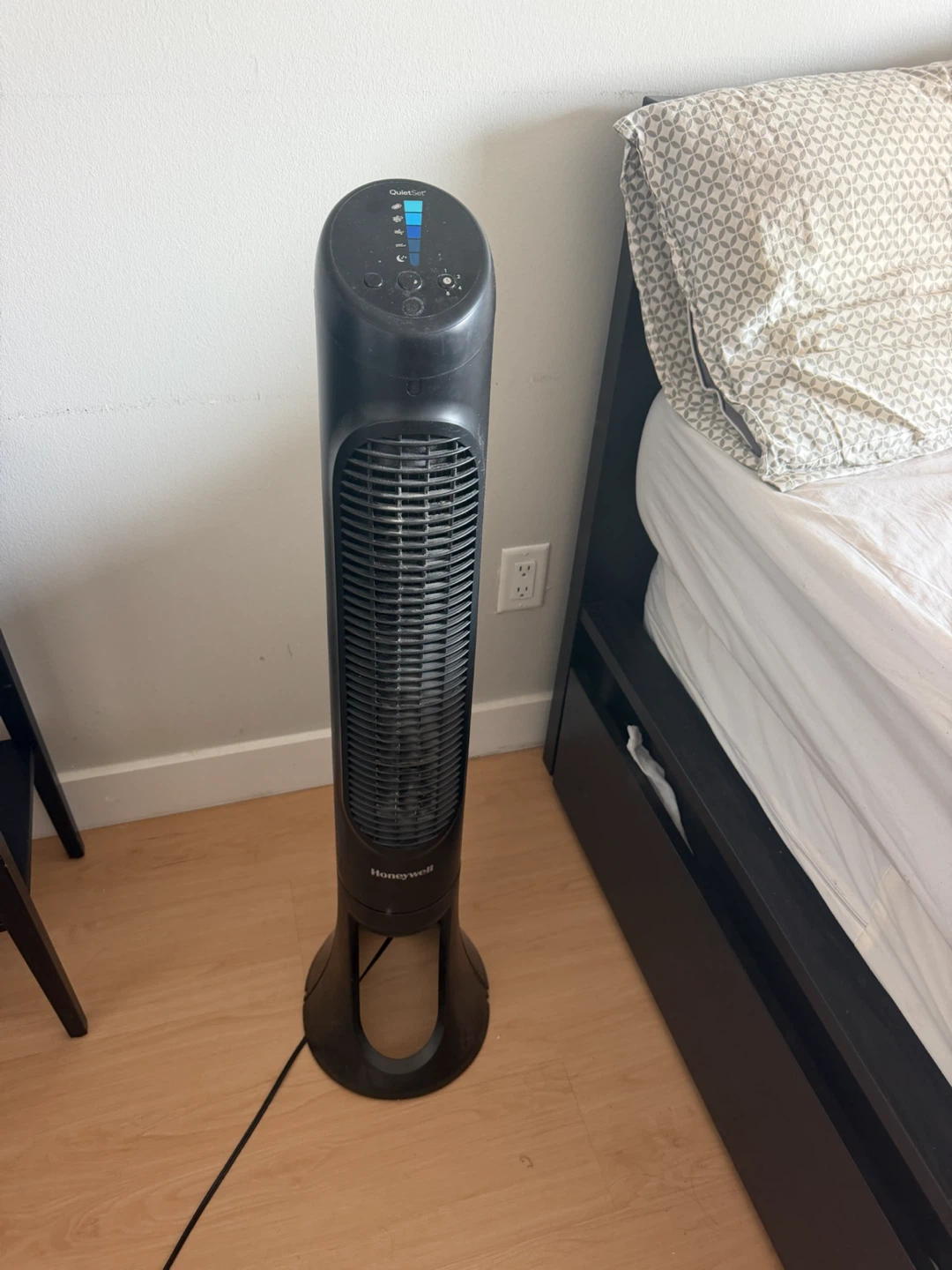 Honeywell Quiet Set 8-Speed Tower Fan - photo 2