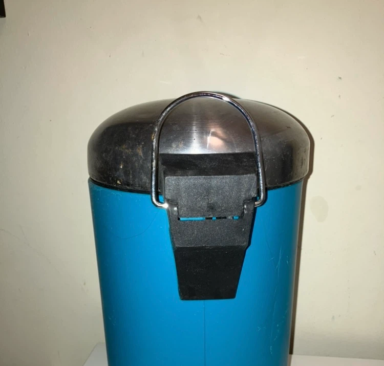 Everyday Essentials Blue Step Can Bin - photo 4
