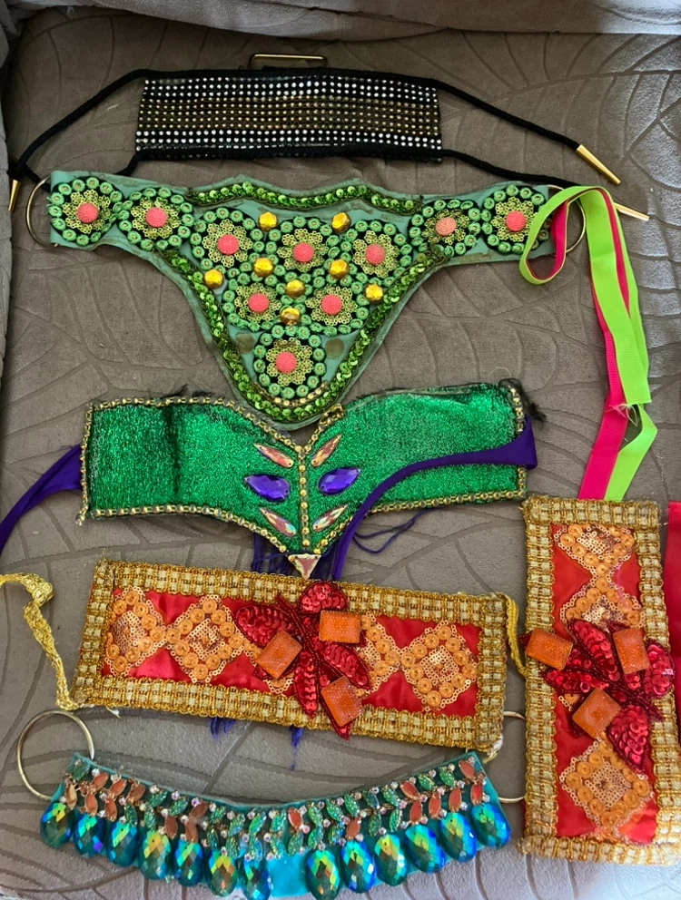 Assorted rhinestone body jewelry and accessories - photo 2