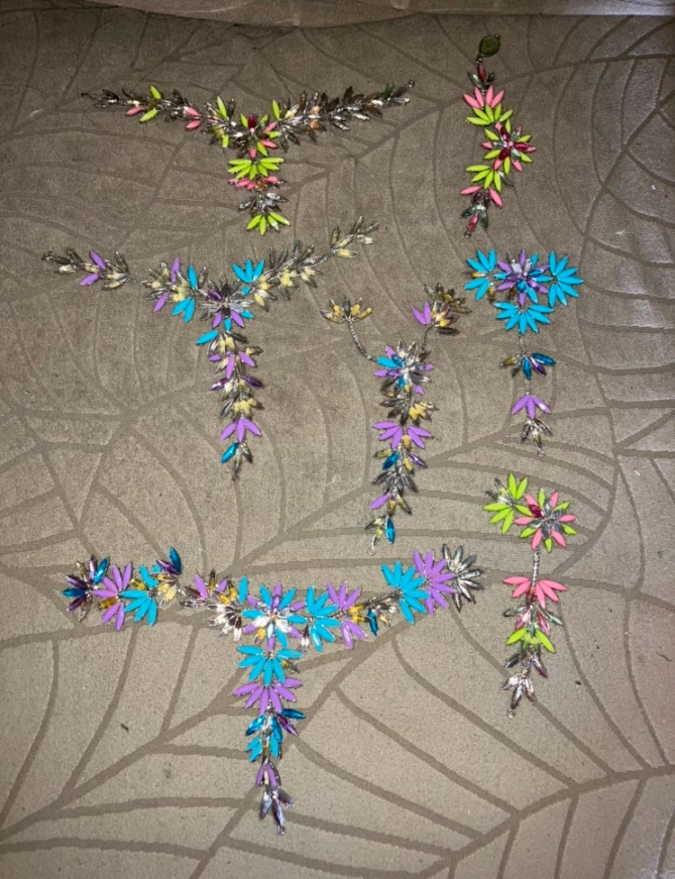 Assorted rhinestone body jewelry and accessories - photo 4