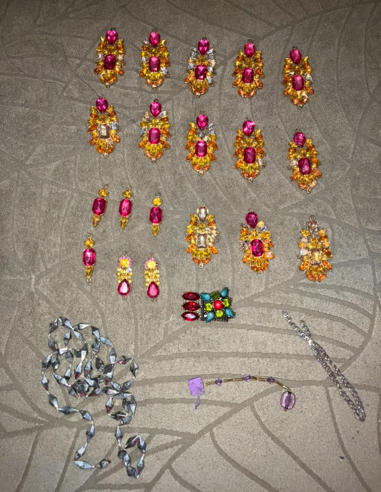 Assorted rhinestone body jewelry and accessories - photo 5