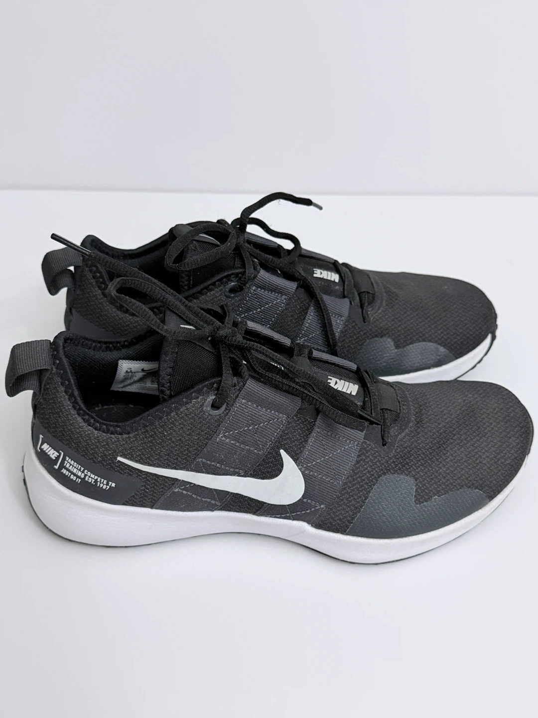 Nike Varsity Compete TR Black Training Sneakers Sz 9.5