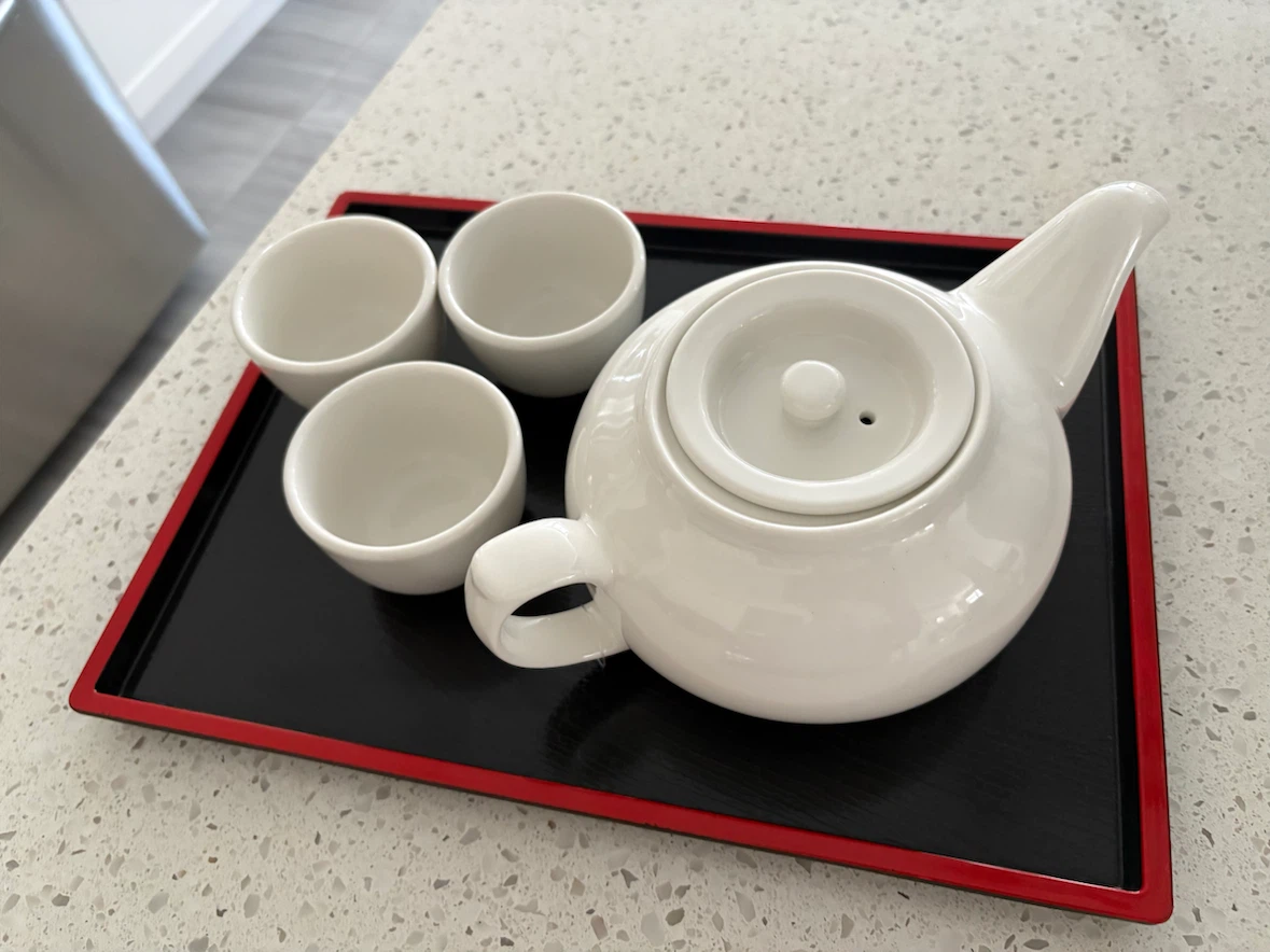 White Ceramic Teapot with 3 Cups and Tray - photo 2