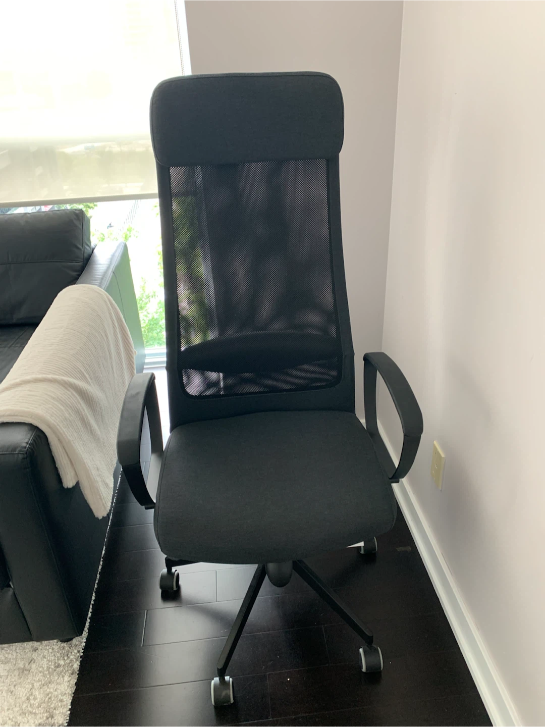 IKEA MARKUS office chair in dark grey - photo 2