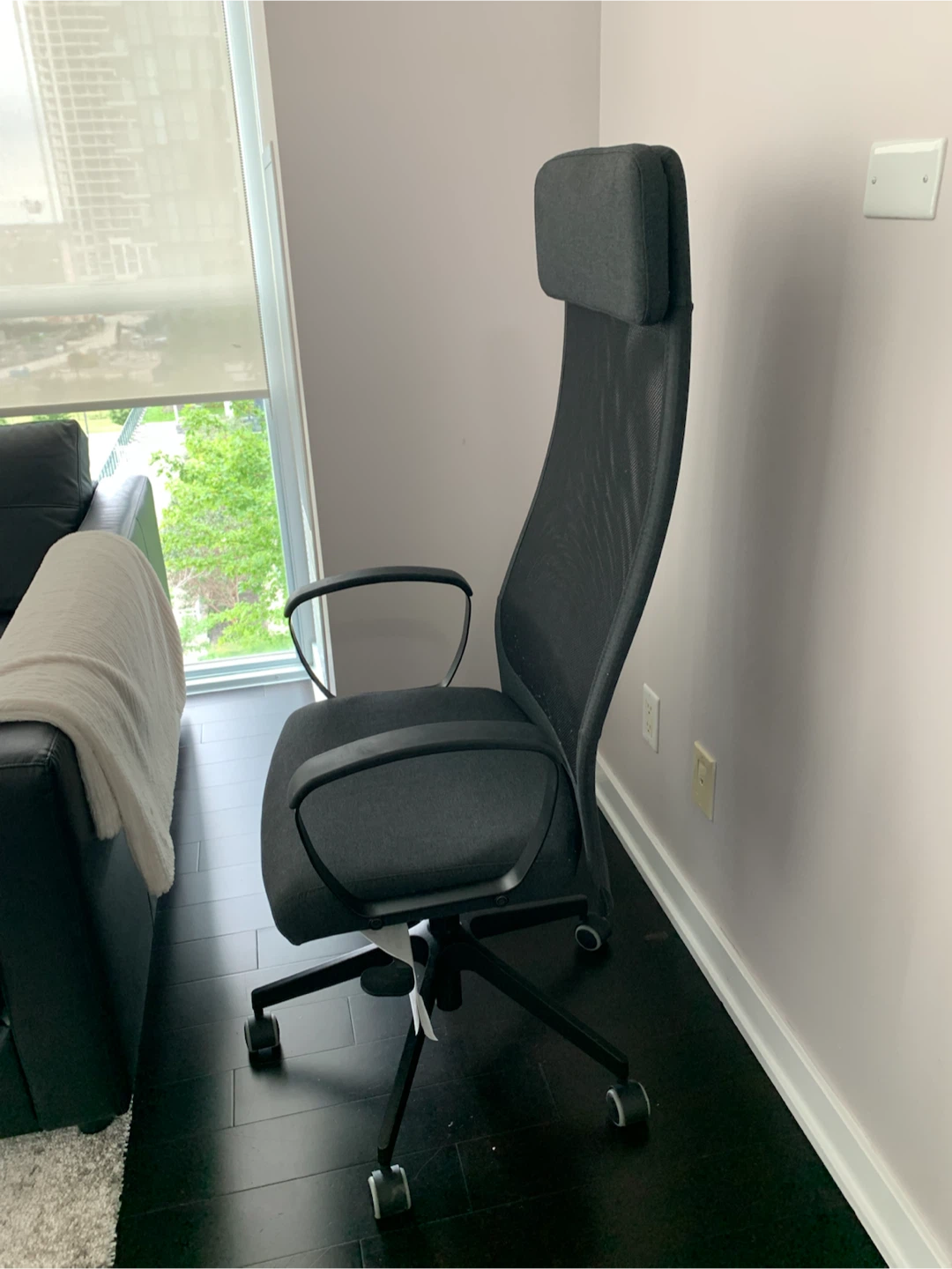 IKEA MARKUS office chair in dark grey - photo 3