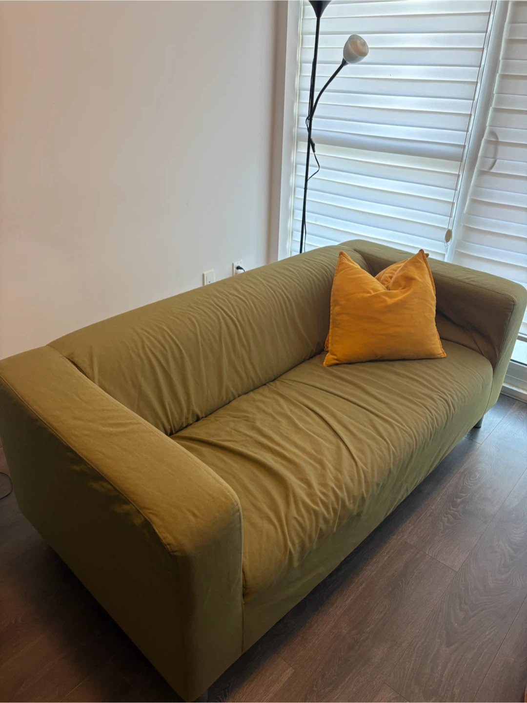 3-Seater Sofa + 2 Cushions
