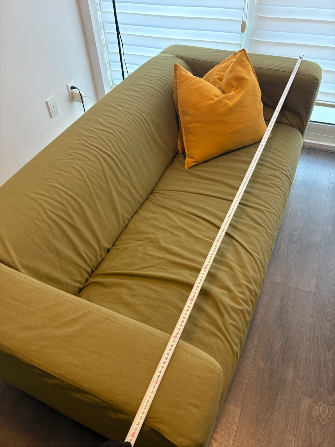 3-Seater Sofa + 2 Cushions - photo 2