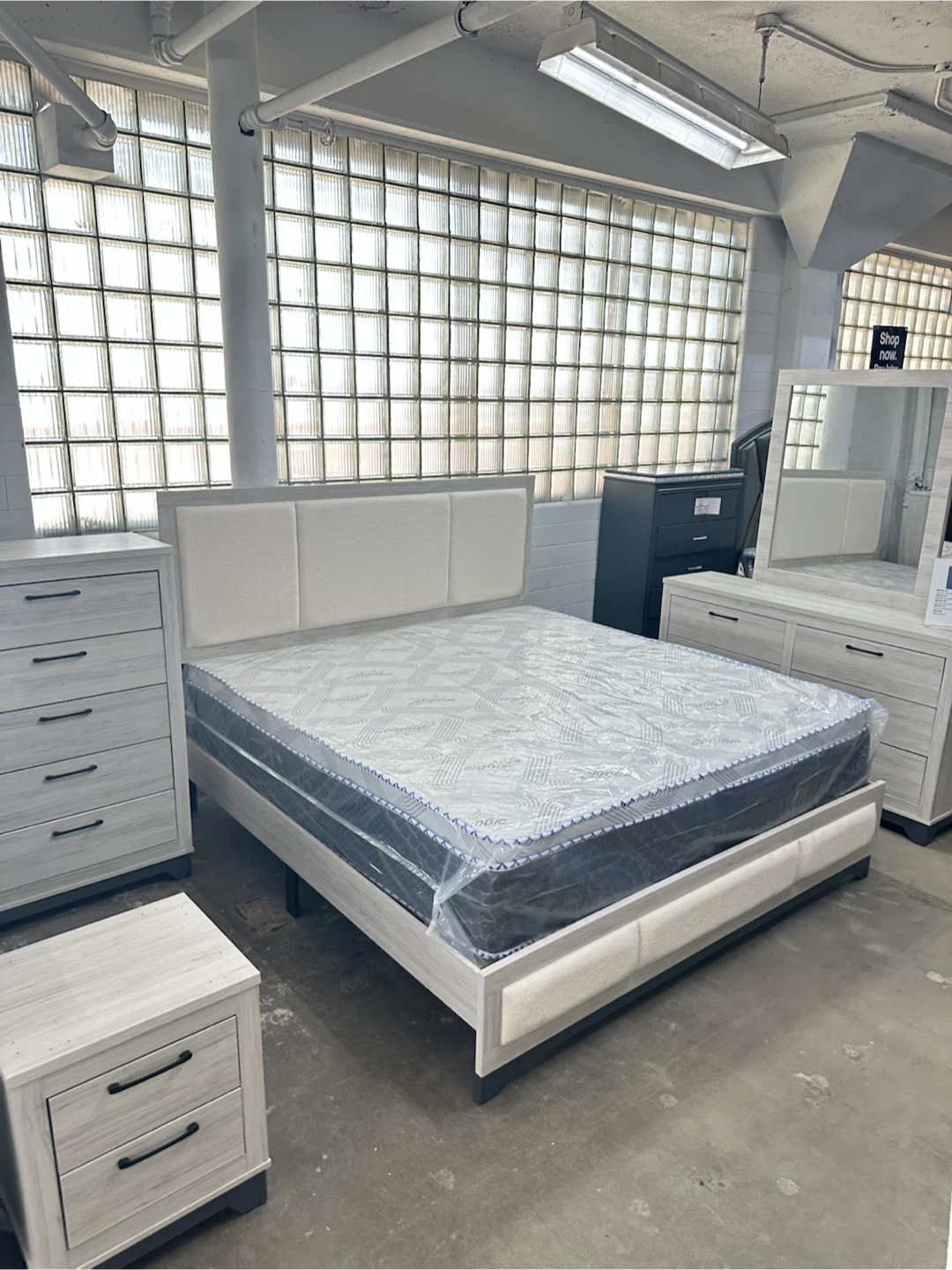 4 piece queen set bed frame mirror dresser nightstand