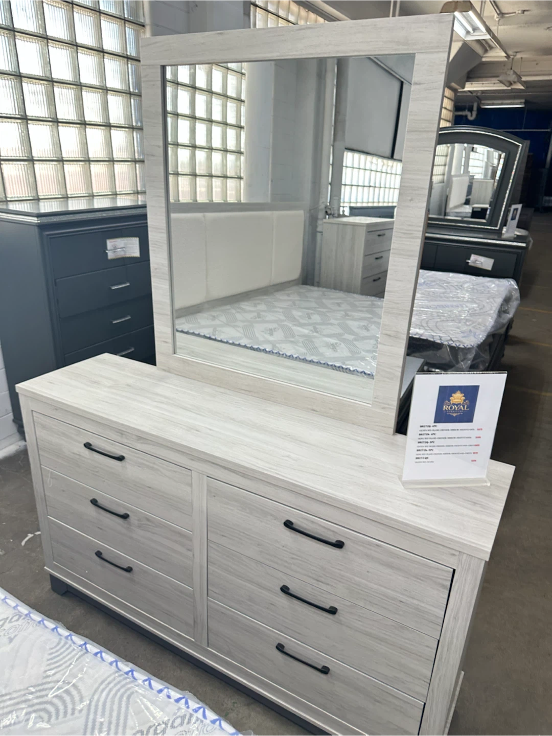4 piece queen set bed frame mirror dresser nightstand - photo 3