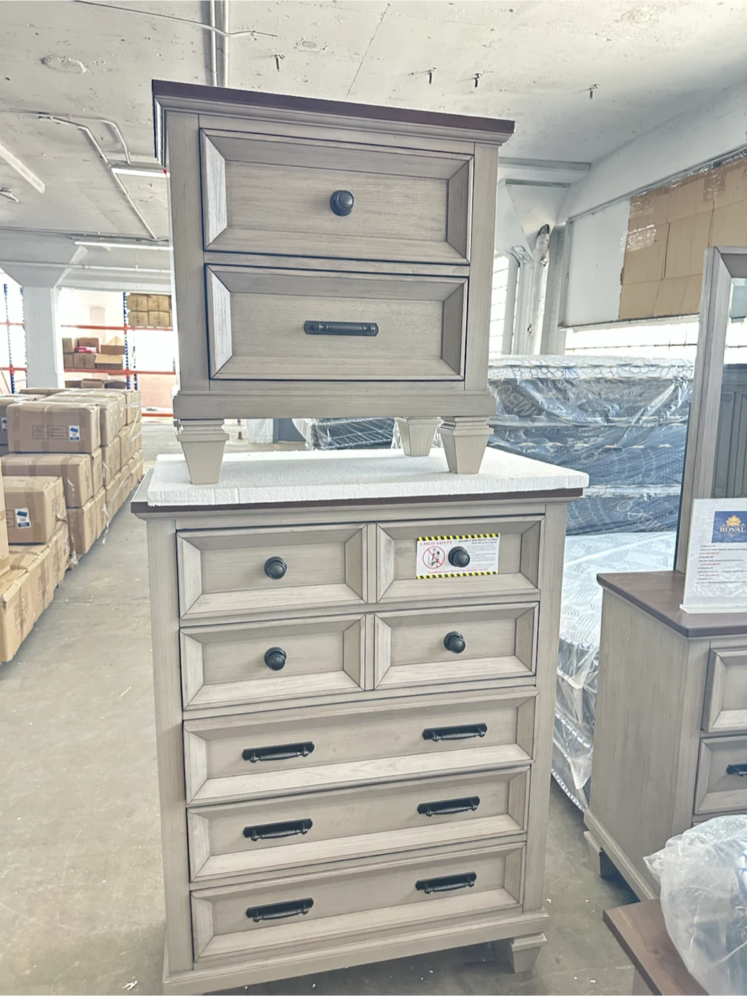 Royal bedroom set 4 pc bed frame mirror dresser nightstand - photo 2