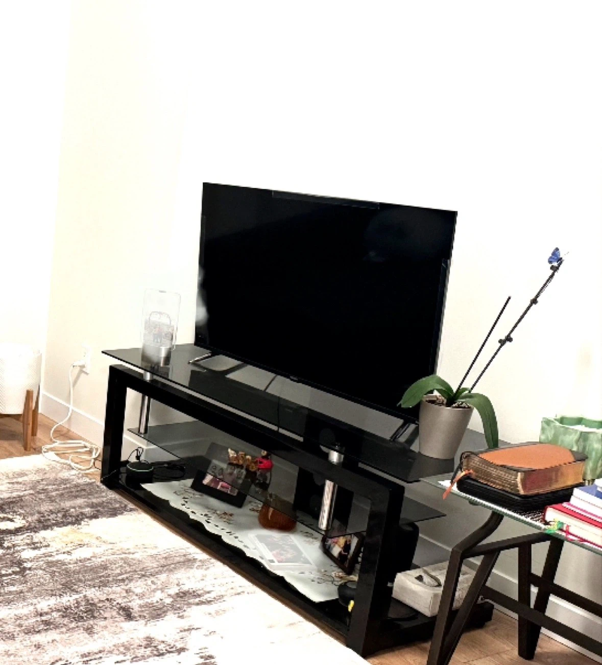 Must go ASAP TV Stand - black glass