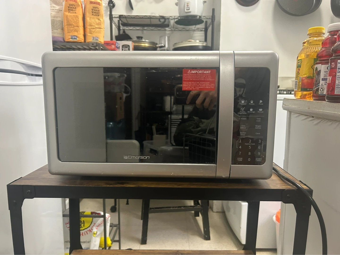 Emerson MW7601SL Microwave Oven - photo 3