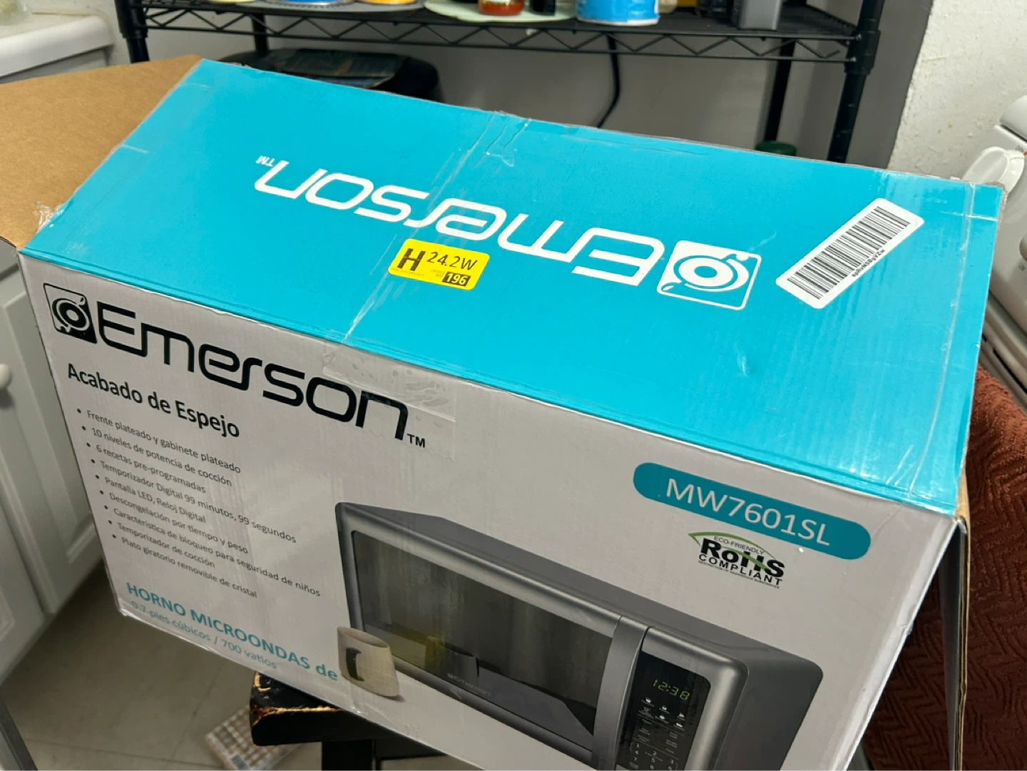 Emerson MW7601SL Microwave Oven - photo 2