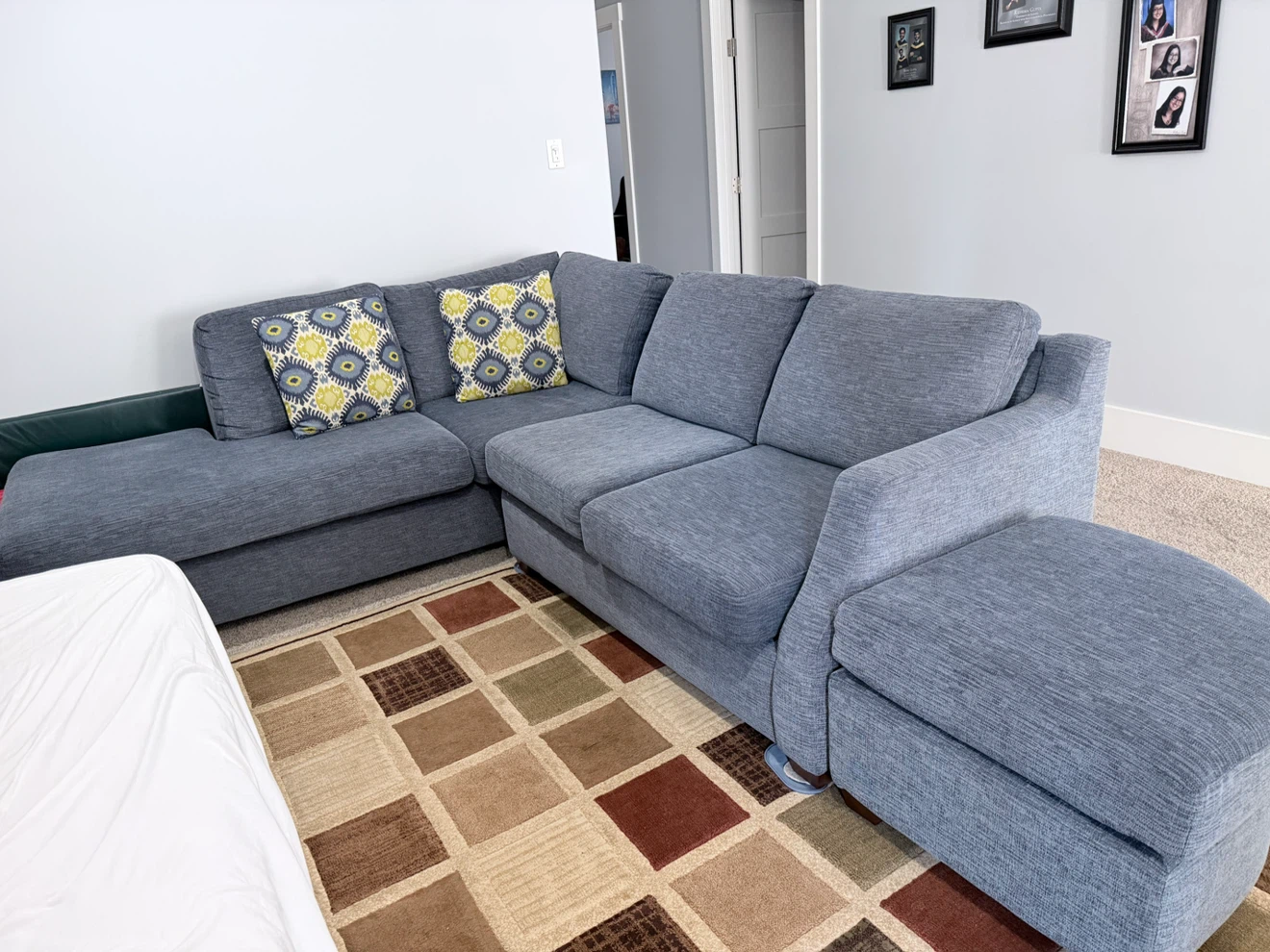 Sectional sofa comfortable sitting for 5 -6 people