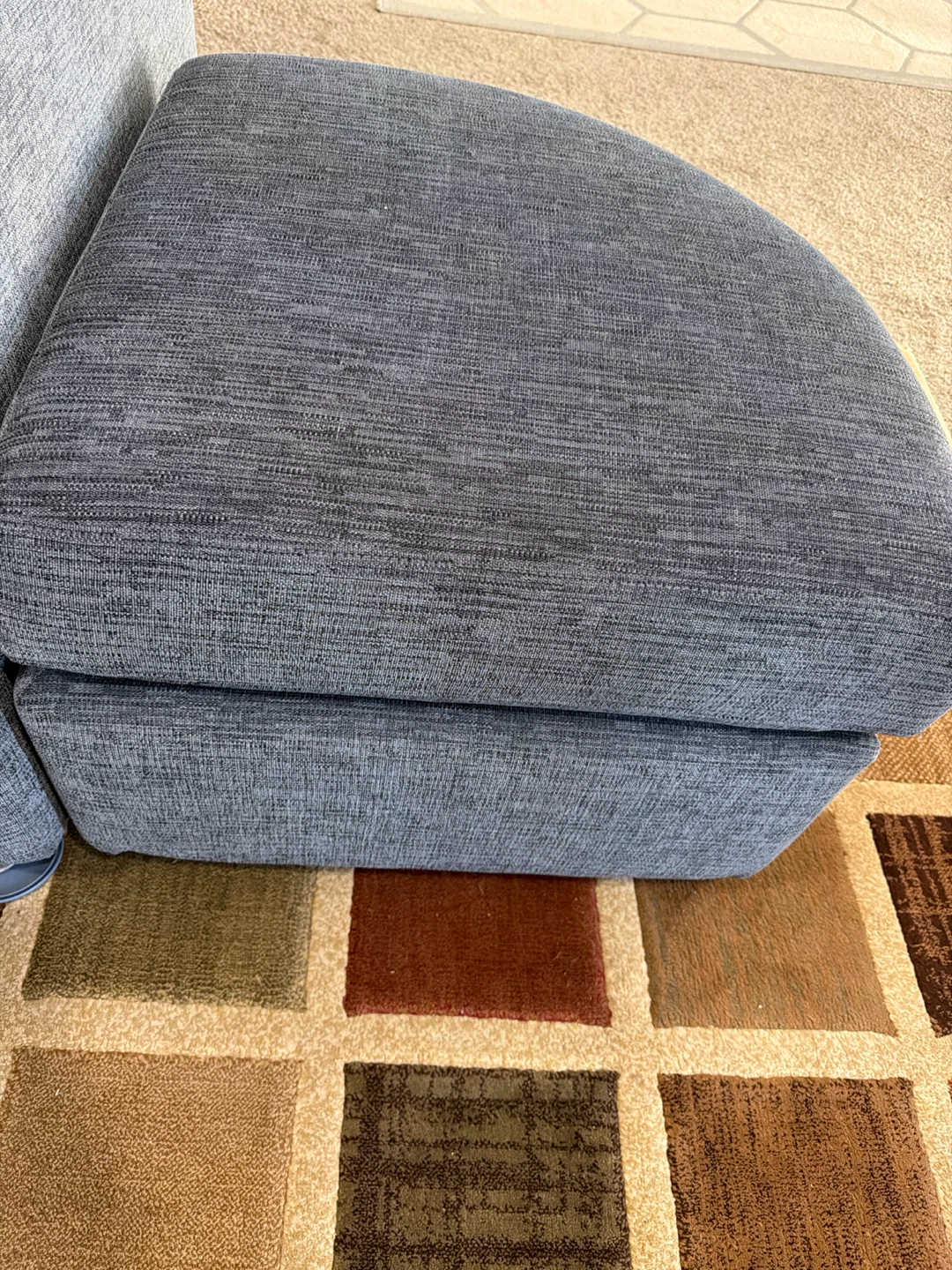 Sectional sofa comfortable sitting for 5 -6 people - photo 3