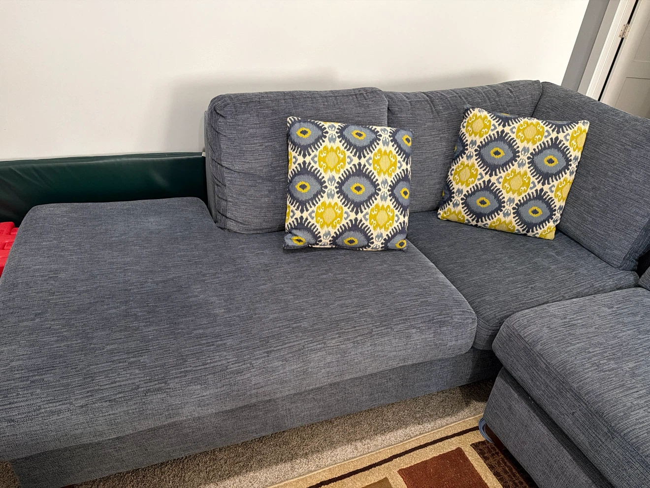 Sectional sofa comfortable sitting for 5 -6 people - photo 4