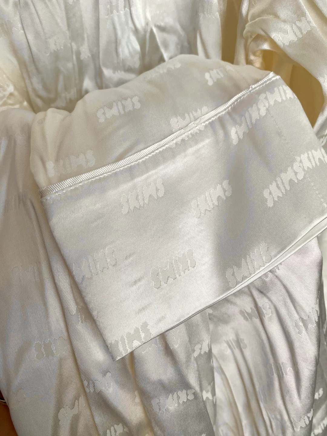 2 day sale! Rare! 4 pcs! SKIMS Robe Cami Bralette Shorts Wedding - photo 5