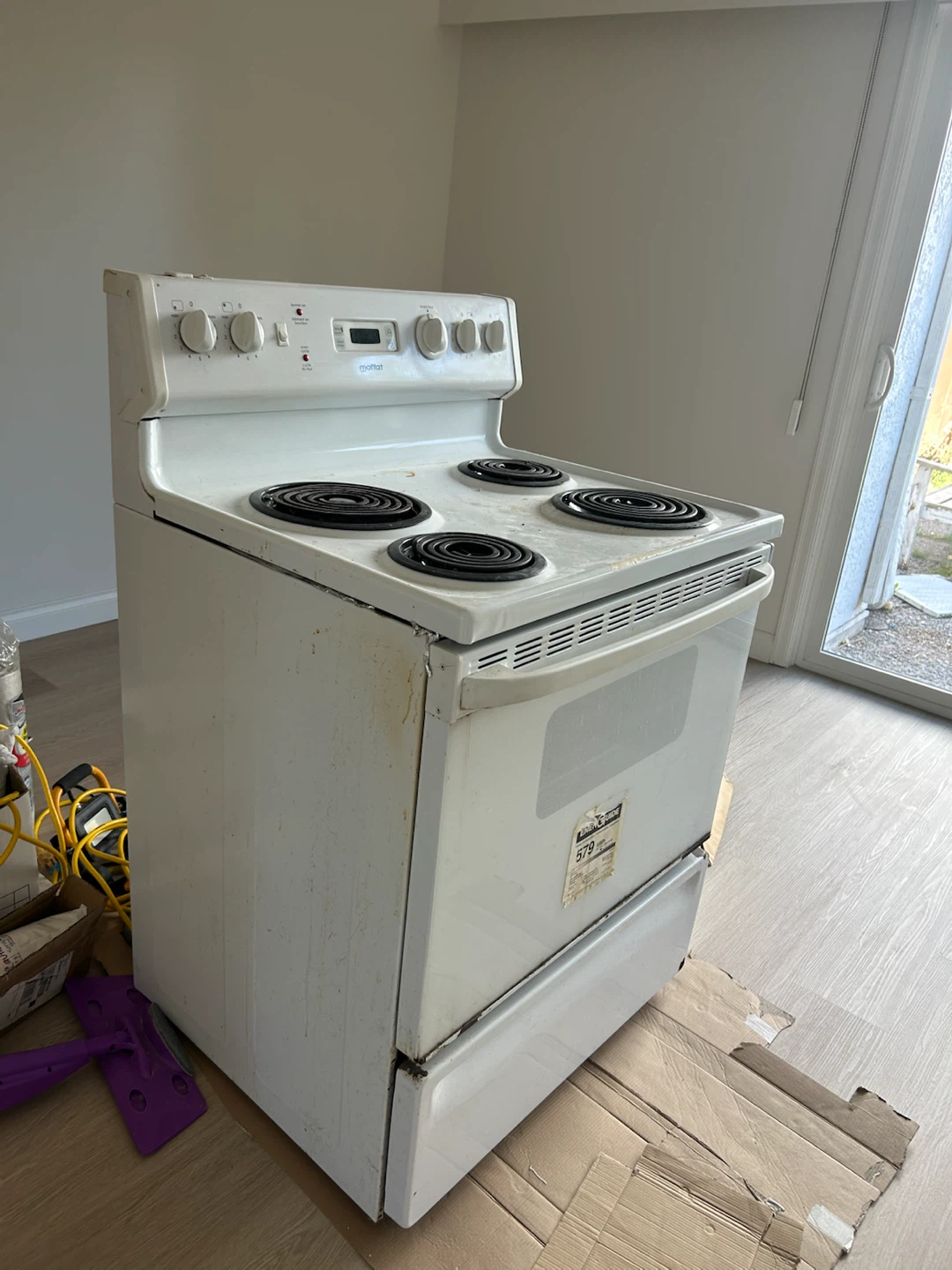 Moffat White Electric Stove - photo 3