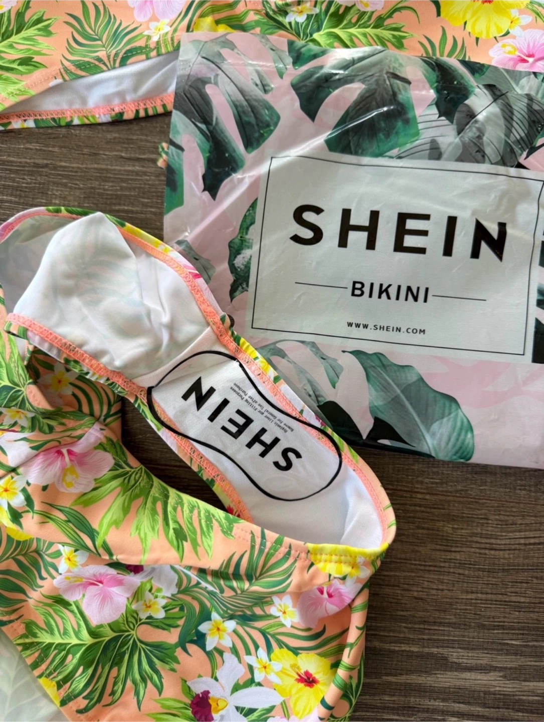 New floral bikini size large - photo 3